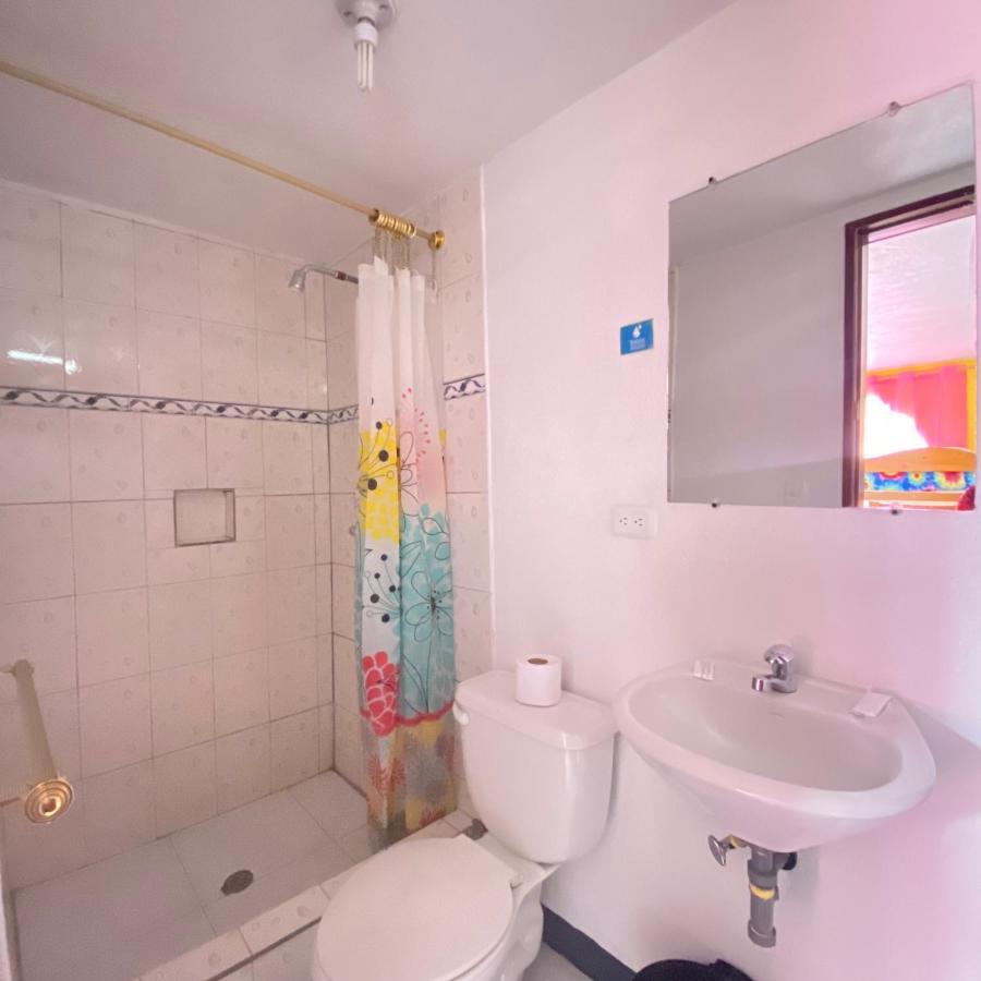 Hostal Chasqui Отавало Экстерьер фото