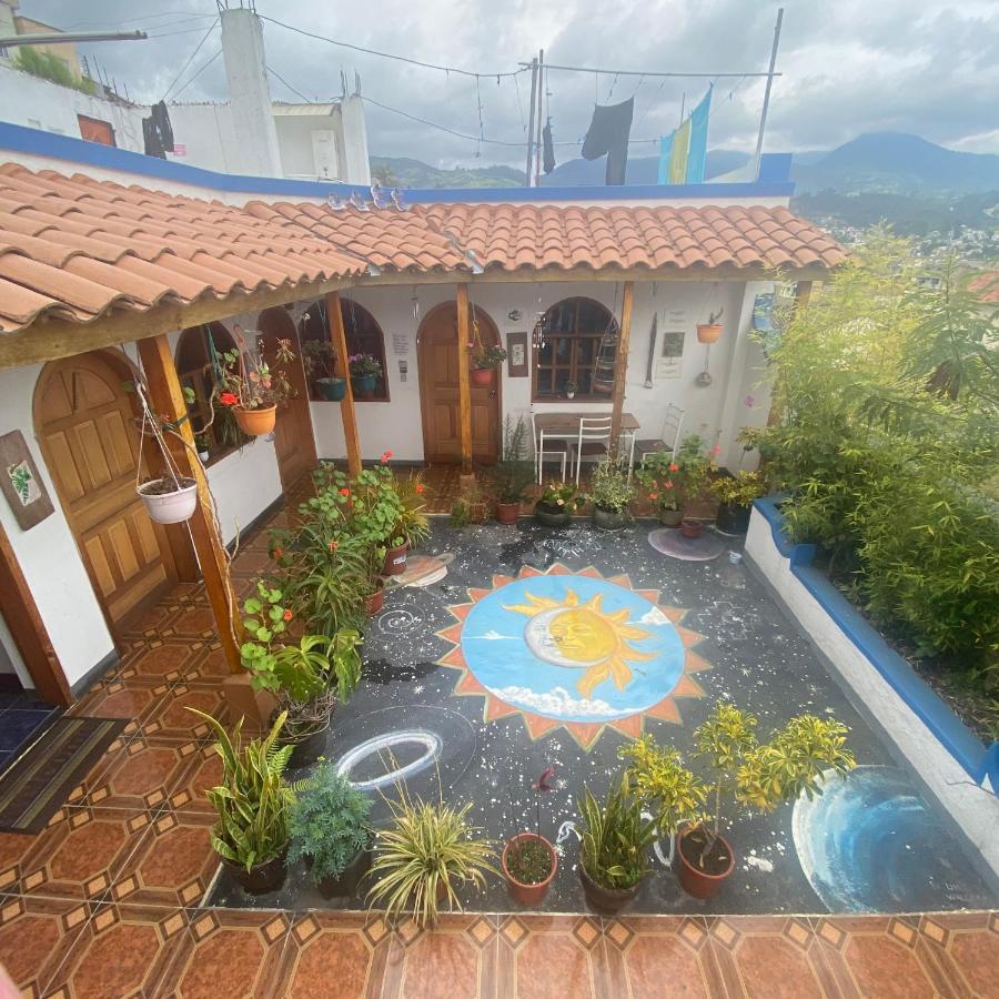 Hostal Chasqui Отавало Экстерьер фото